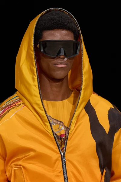 Look 94